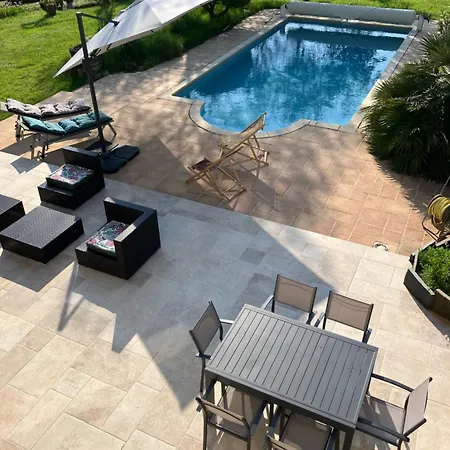 Holiday home Magnifique Maison De Maitre Saumuroise *